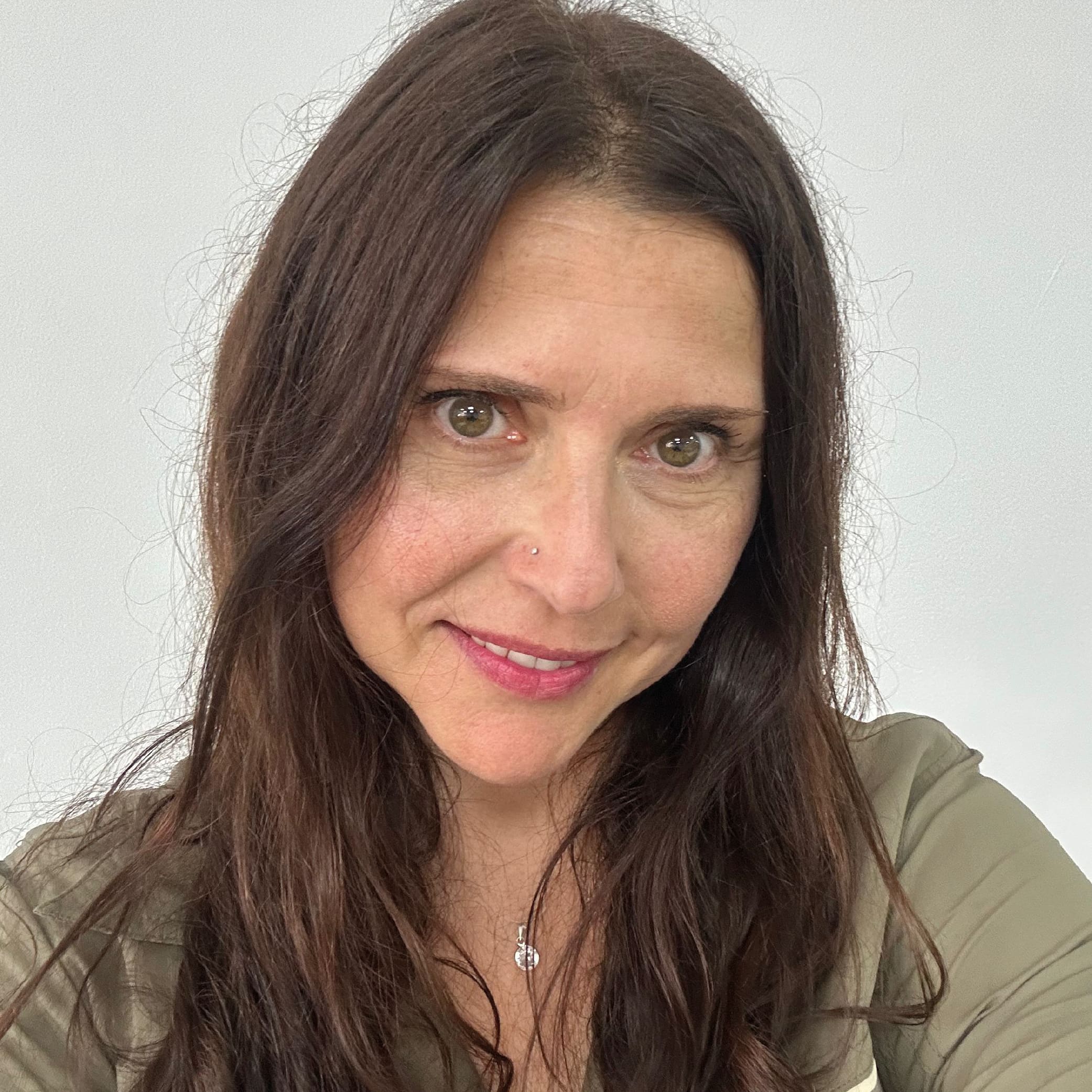 Vivian Janania A.